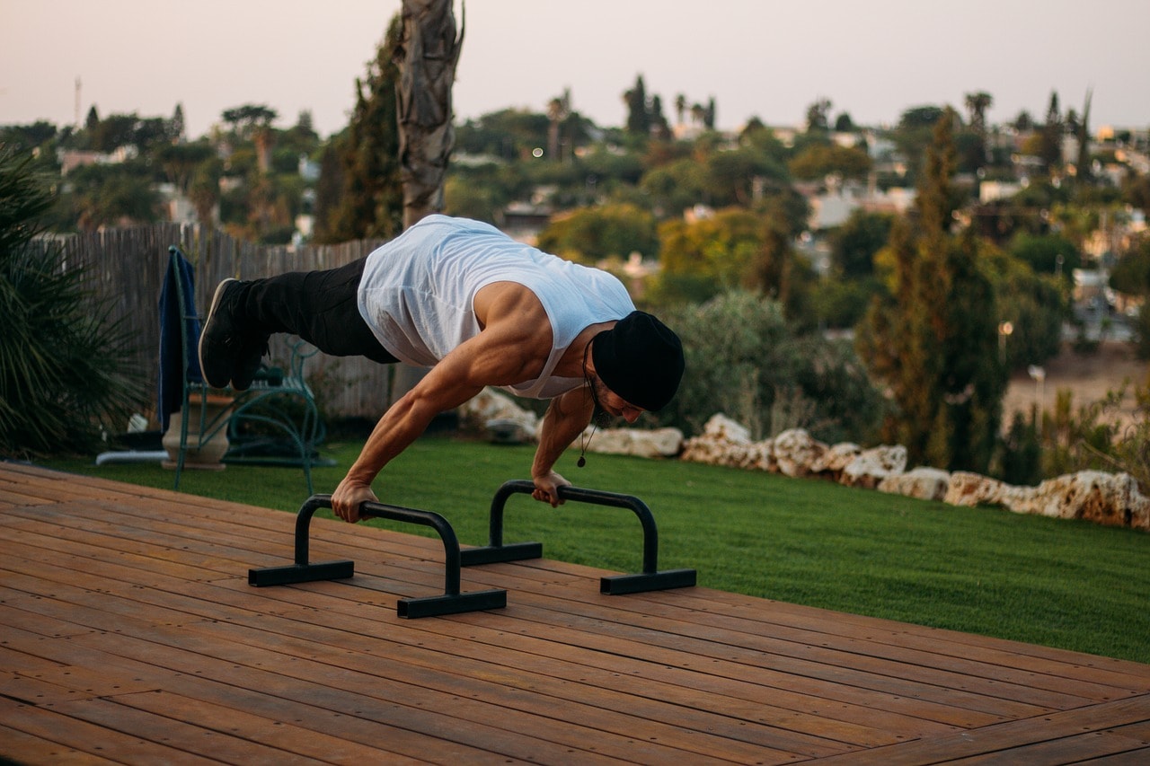 Calisthenics – forget the weights and work with your body!